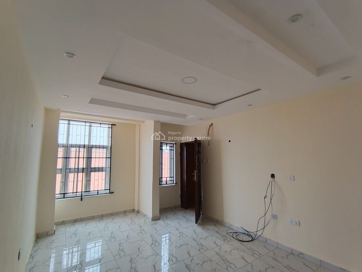 2 Bedroom Flat, Igbogbo, Ikorodu, Lagos, Flat / Apartment for Rent