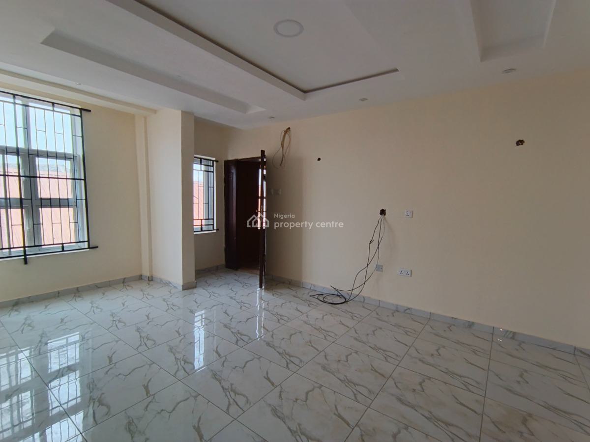 2 Bedroom Flat, Igbogbo, Ikorodu, Lagos, Flat / Apartment for Rent