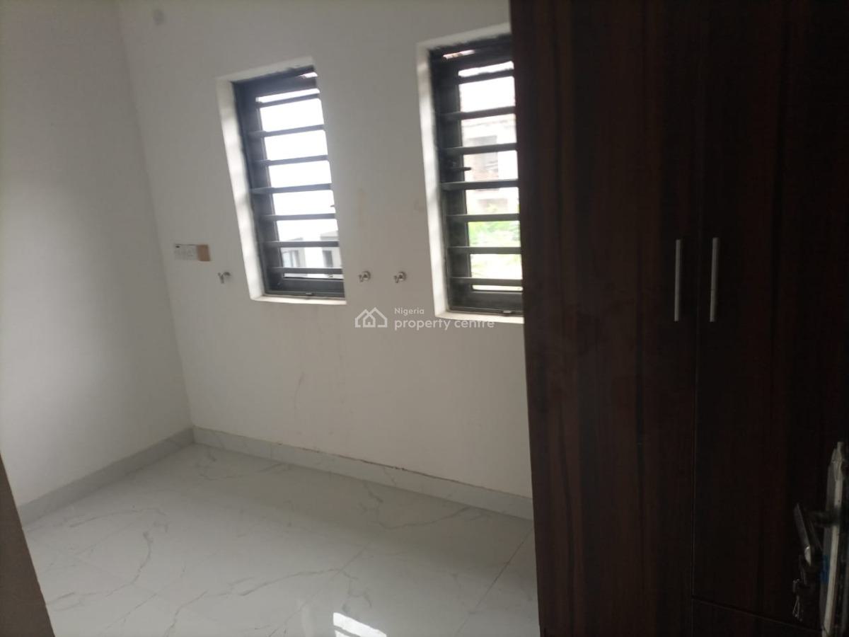 2 Bedroom Flat, Off Queens Drive, Ikoyi, Lagos, Flat / Apartment for Rent