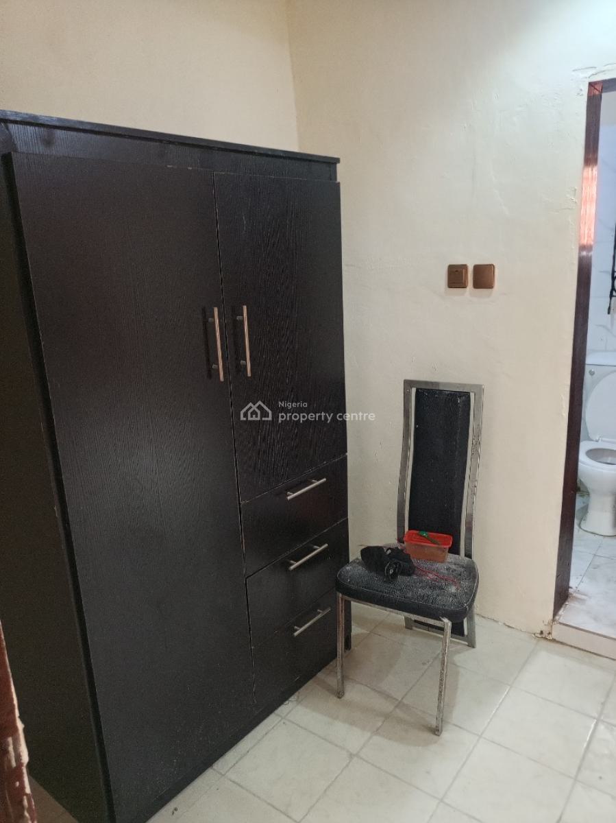 Well Refurbished 2 Bedroom Luxury Apartment, New Road Before Chevron, Lekki, Lagos, Flat / Apartment for Rent