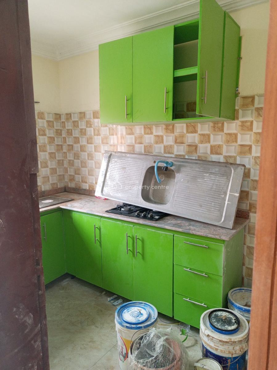Well Refurbished 2 Bedroom Luxury Apartment, New Road Before Chevron, Lekki, Lagos, Flat / Apartment for Rent
