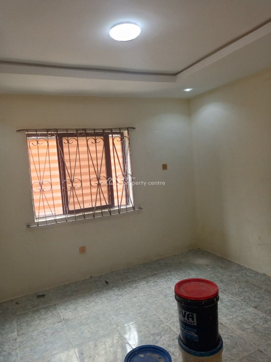 Well Refurbished 2 Bedroom Luxury Apartment, New Road Before Chevron, Lekki, Lagos, Flat / Apartment for Rent