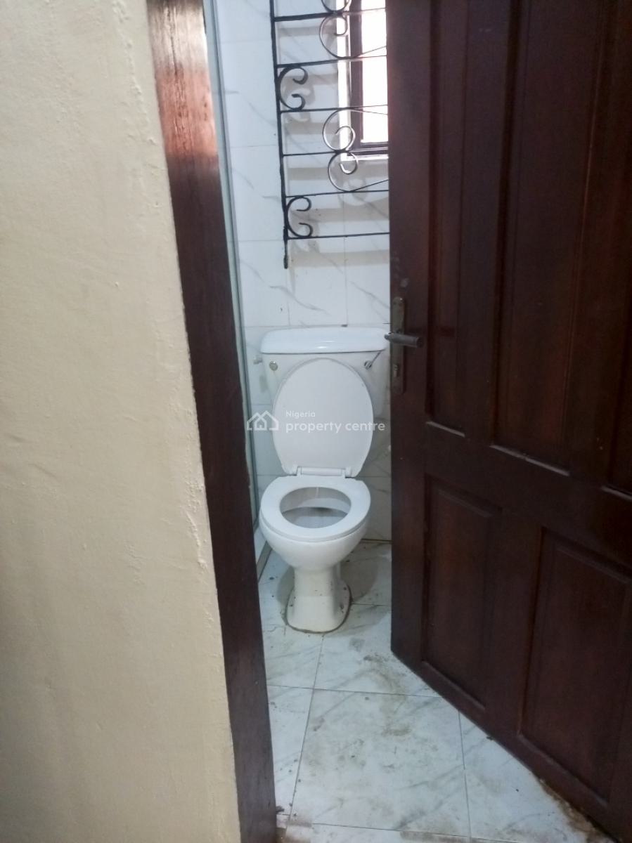 Well Refurbished 2 Bedroom Luxury Apartment, New Road Before Chevron, Lekki, Lagos, Flat / Apartment for Rent