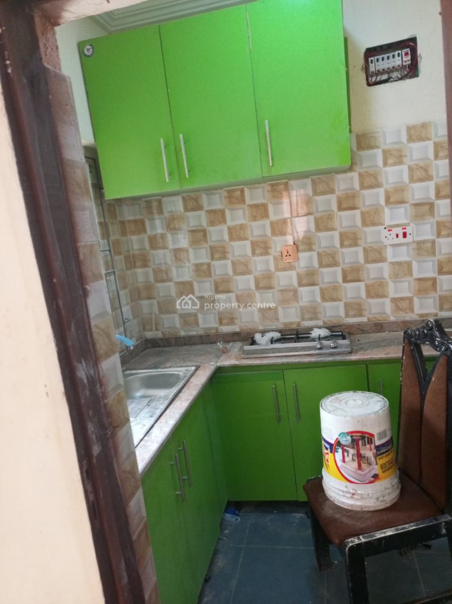 Well Refurbished 2 Bedroom Luxury Apartment, New Road Before Chevron, Lekki, Lagos, Flat / Apartment for Rent