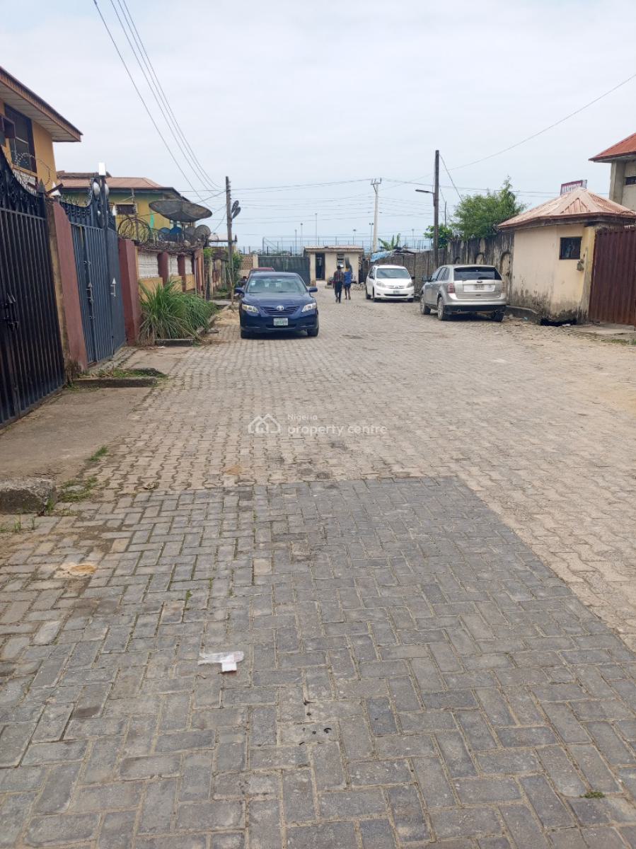 Well Refurbished 2 Bedroom Luxury Apartment, New Road Before Chevron, Lekki, Lagos, Flat / Apartment for Rent