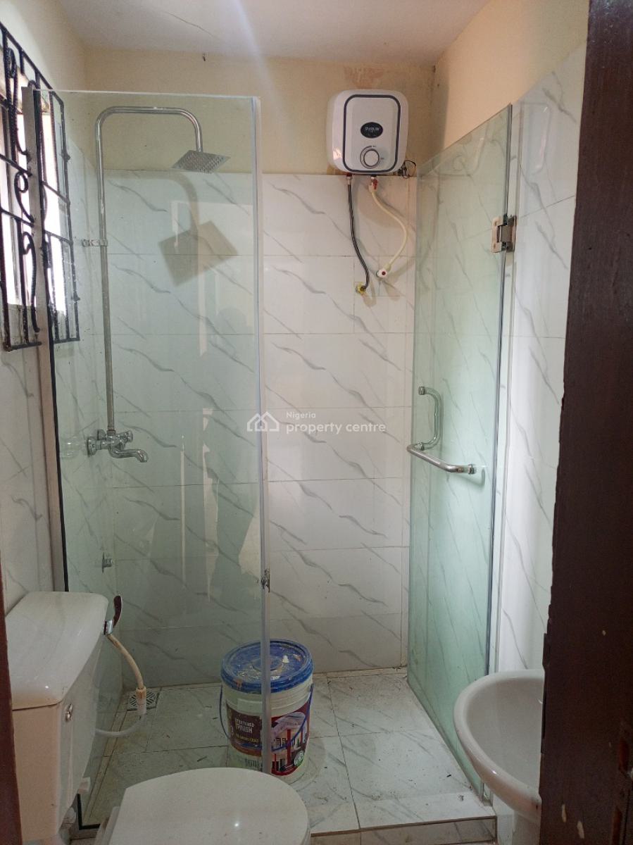 Well Refurbished 2 Bedroom Luxury Apartment, New Road Before Chevron, Lekki, Lagos, Flat / Apartment for Rent