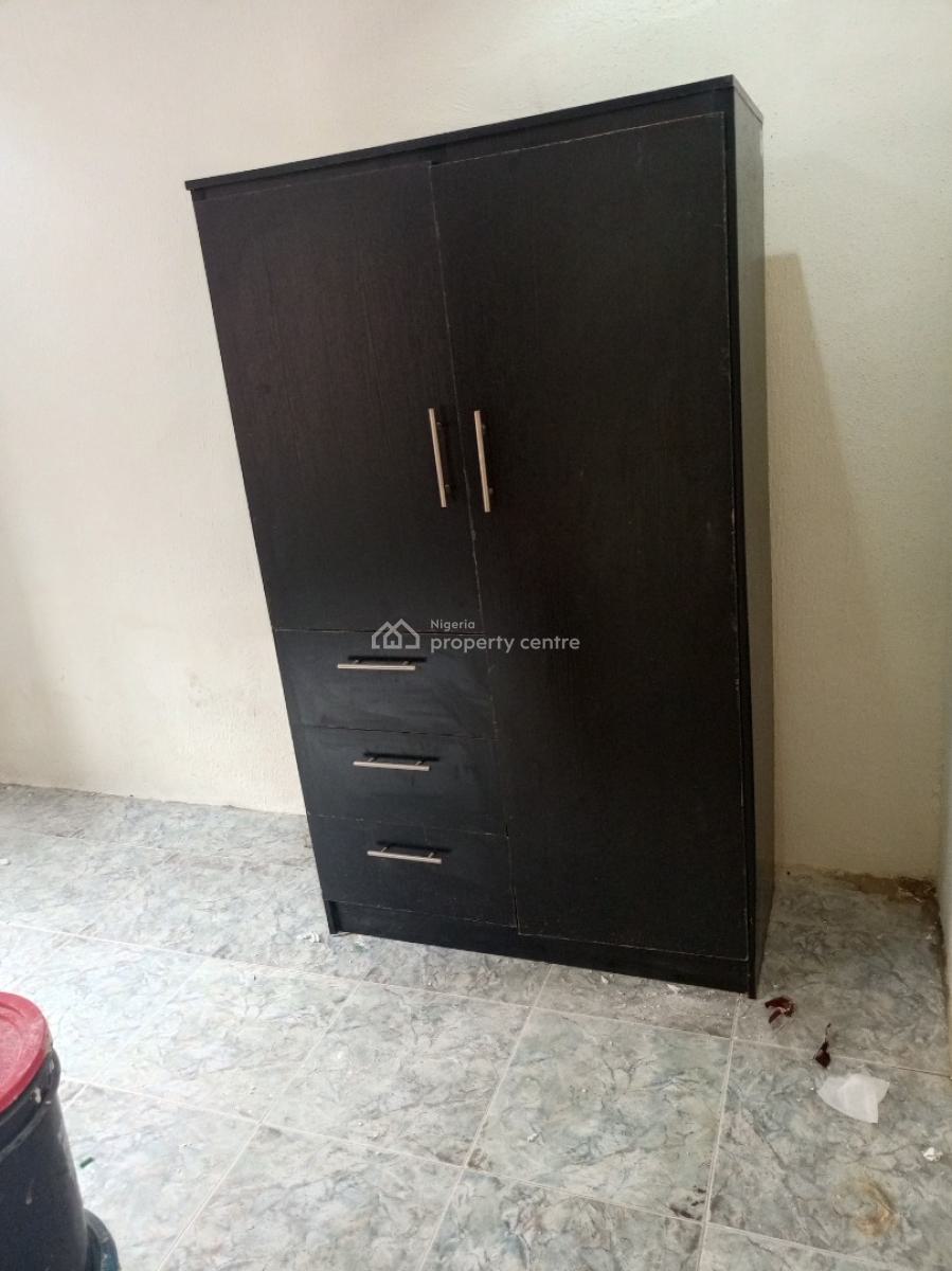 Well Refurbished 2 Bedroom Luxury Apartment, New Road Before Chevron, Lekki, Lagos, Flat / Apartment for Rent