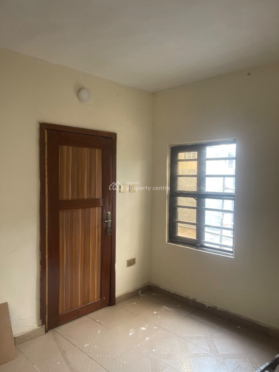 Renovated 2 Bedroom Apartment Inside Decent Estate, Ogidan, Sangotedo, Ajah, Lagos, Terraced Bungalow for Rent