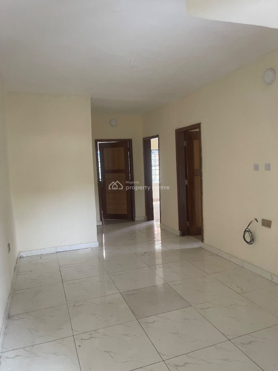 Renovated 2 Bedroom Apartment Inside Decent Estate, Ogidan, Sangotedo, Ajah, Lagos, Terraced Bungalow for Rent