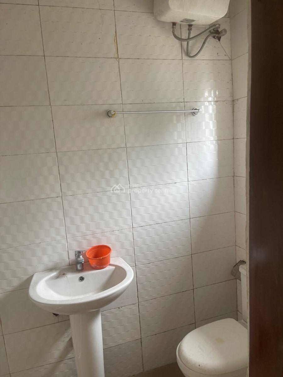 Renovated 2 Bedroom Apartment Inside Decent Estate, Ogidan, Sangotedo, Ajah, Lagos, Terraced Bungalow for Rent