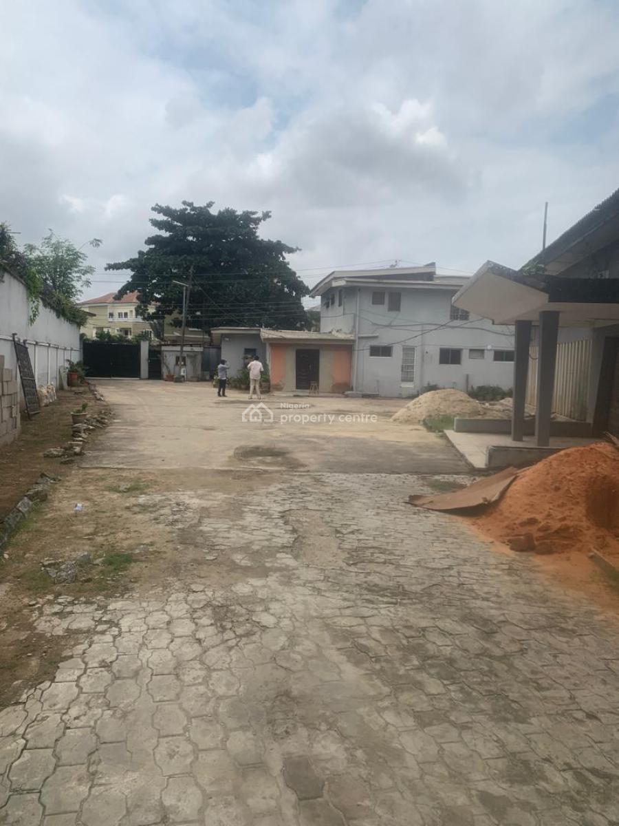 Spacious 3 Bedroom Gf Flat, Oduduwa Crescent, Ikeja Gra, Ikeja, Lagos, Office Space for Rent