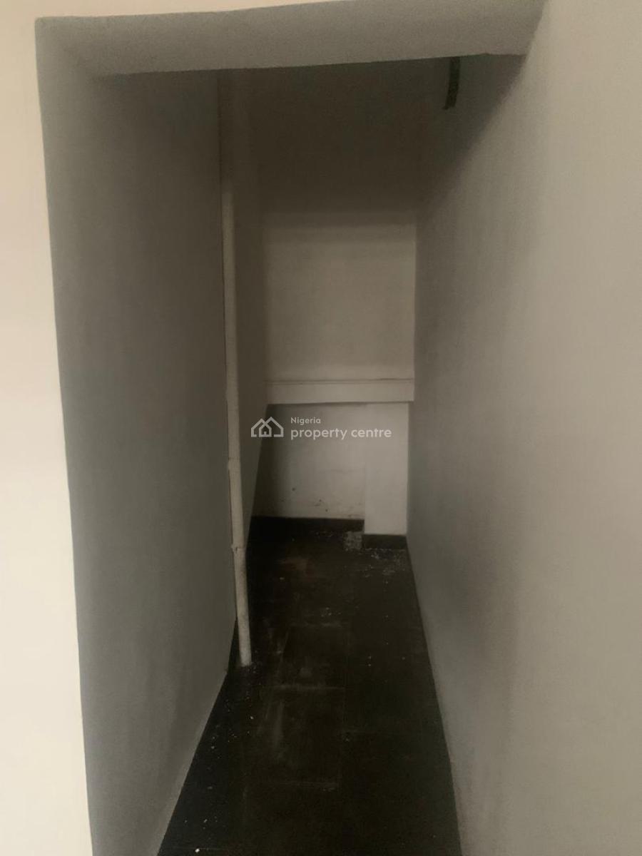 Spacious 3 Bedroom Gf Flat, Oduduwa Crescent, Ikeja Gra, Ikeja, Lagos, Office Space for Rent