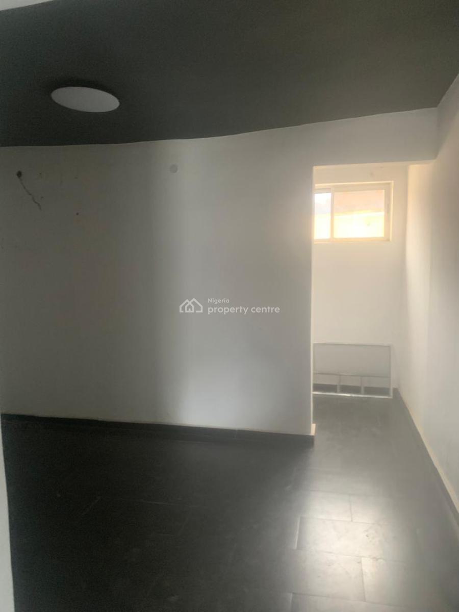 Spacious 3 Bedroom Gf Flat, Oduduwa Crescent, Ikeja Gra, Ikeja, Lagos, Office Space for Rent