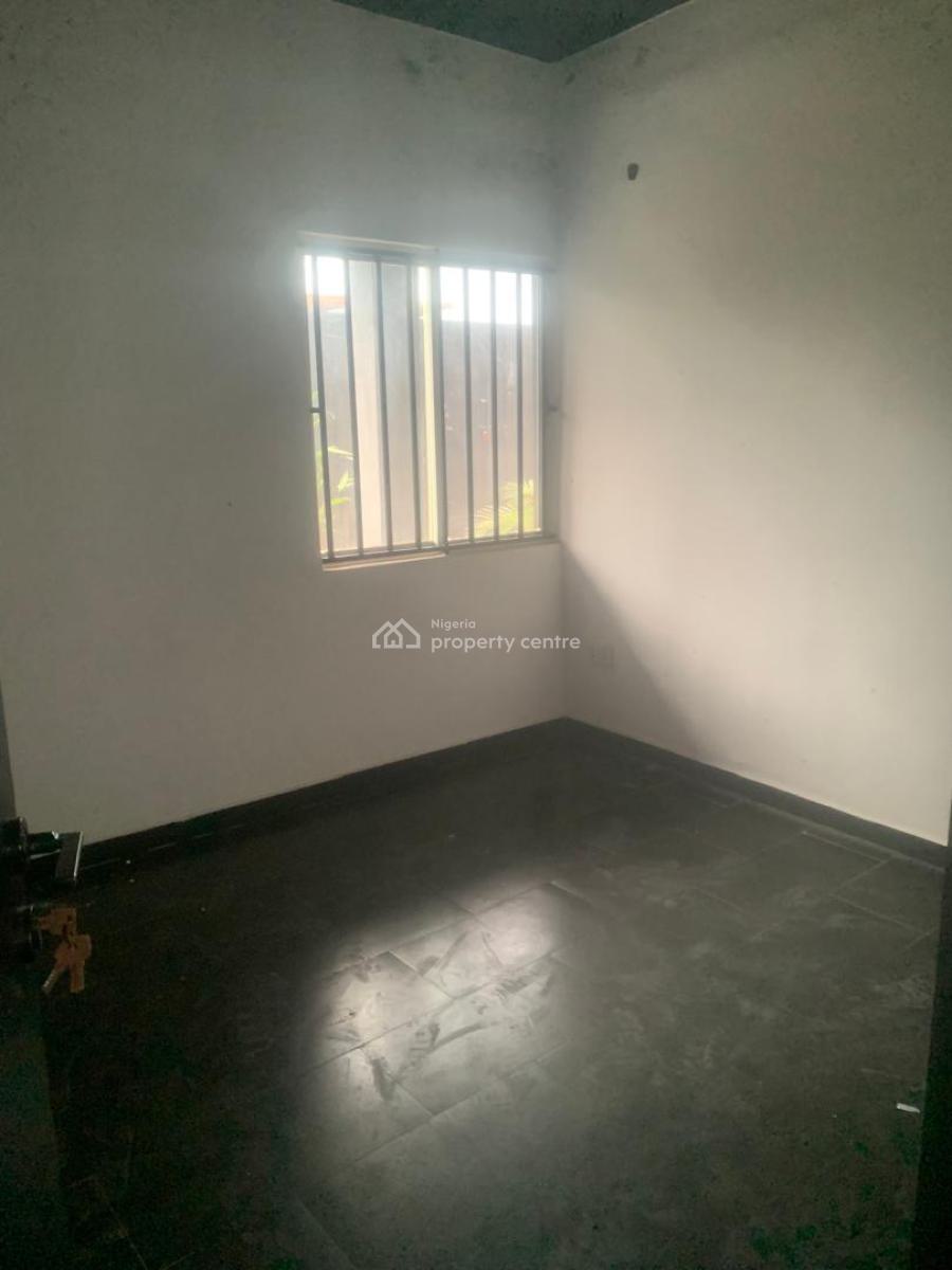 Spacious 3 Bedroom Gf Flat, Oduduwa Crescent, Ikeja Gra, Ikeja, Lagos, Office Space for Rent