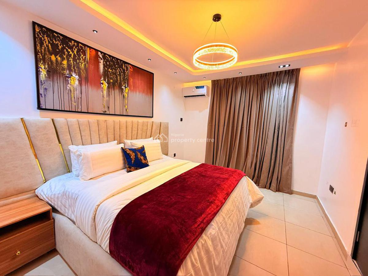 Luxurious 2 Bedroom Apartment with Bathub, Swimming Pool and Balcony, Osapa, Lekki, Lagos, Flat / Apartment Short Let