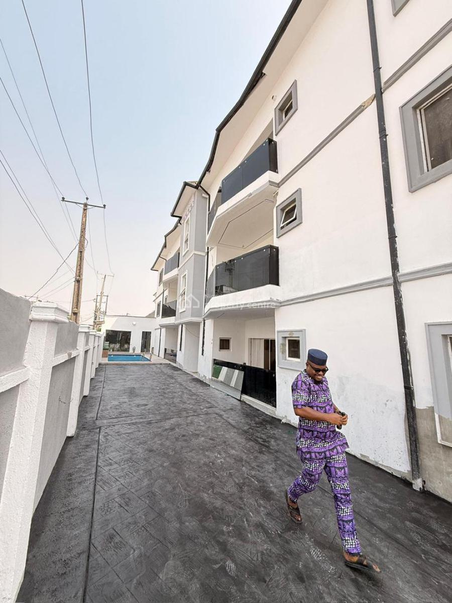 Luxurious 2 Bedroom Apartment with Bathub, Swimming Pool and Balcony, Osapa, Lekki, Lagos, Flat / Apartment Short Let