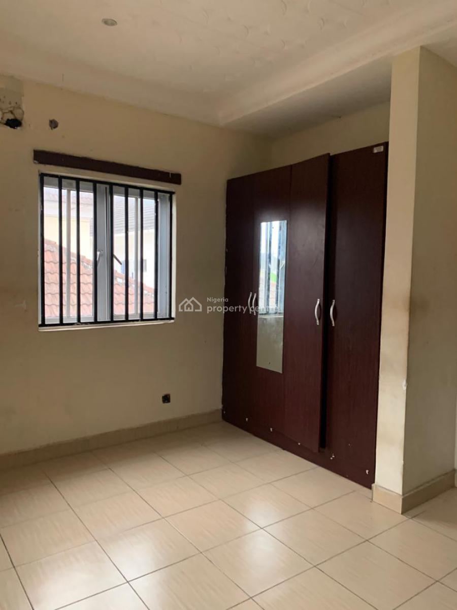 Luxury and Neat 3 Bedroom Apartment Upstairs in  a Secured Estate, Am Estate Behind Blenco Supermarket, Sangotedo, Ajah, Lagos, Flat / Apartment for Rent