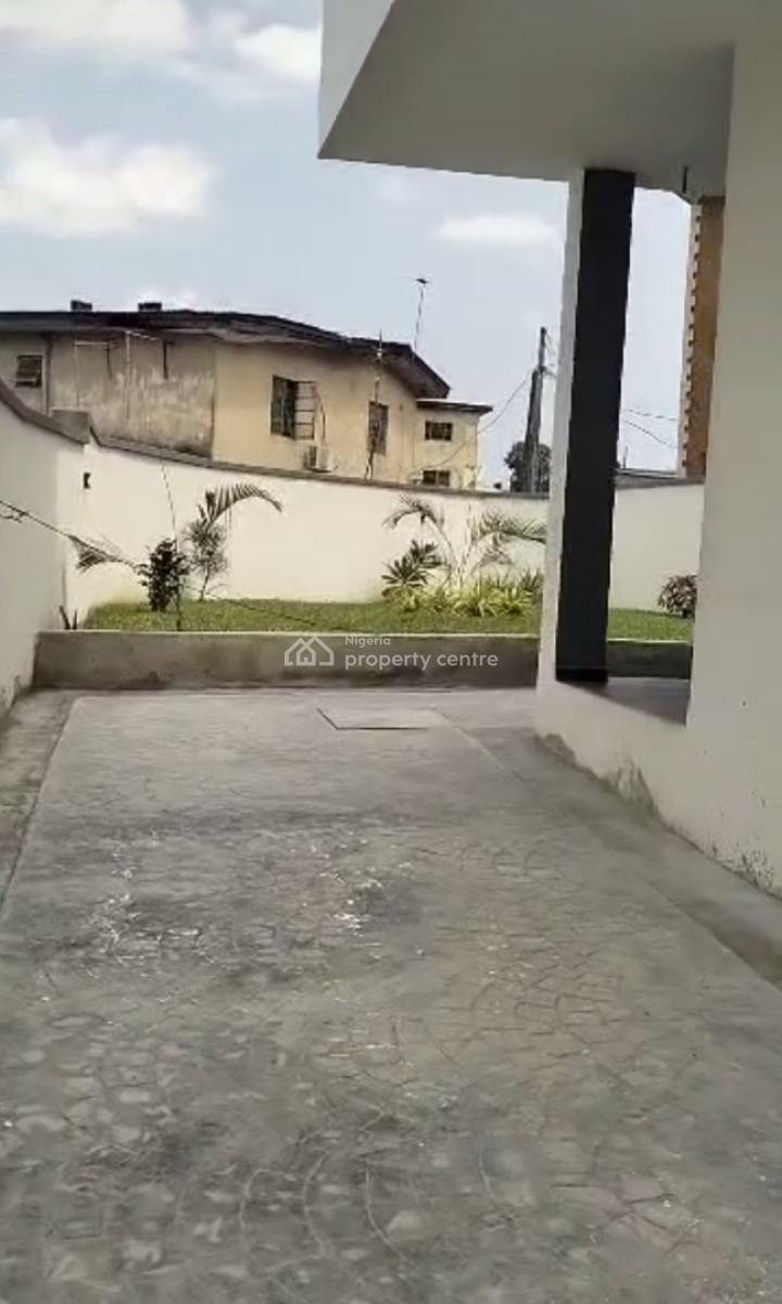 Newly Built 4 Bedroom Terrace with 1 Room B/q., Obanikoro, Shomolu, Lagos, Terraced Duplex for Sale