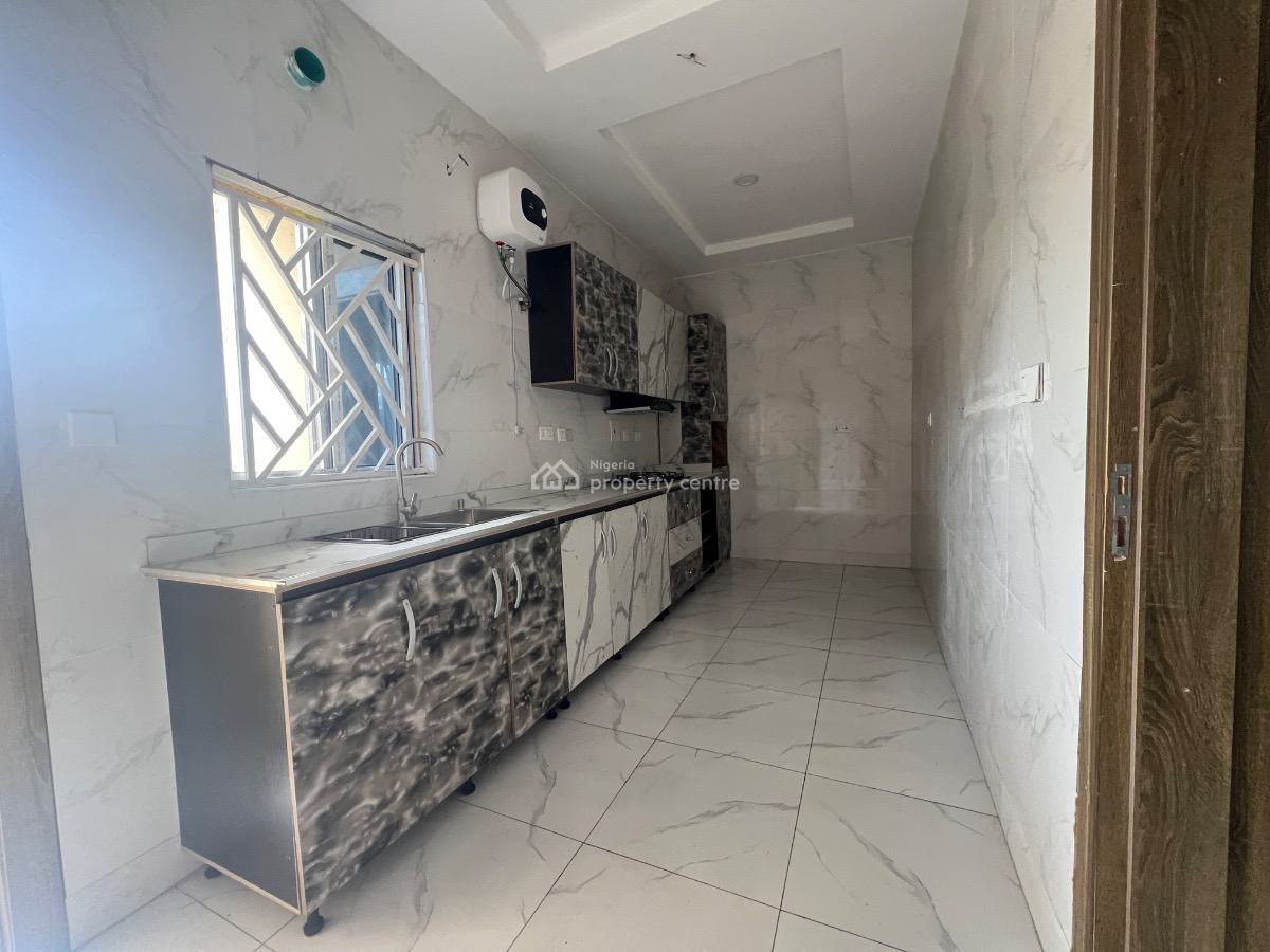 Luxury 2 Bedroom Apartment with a Bq, Ilaje, Ajah, Lagos, Flat / Apartment for Sale