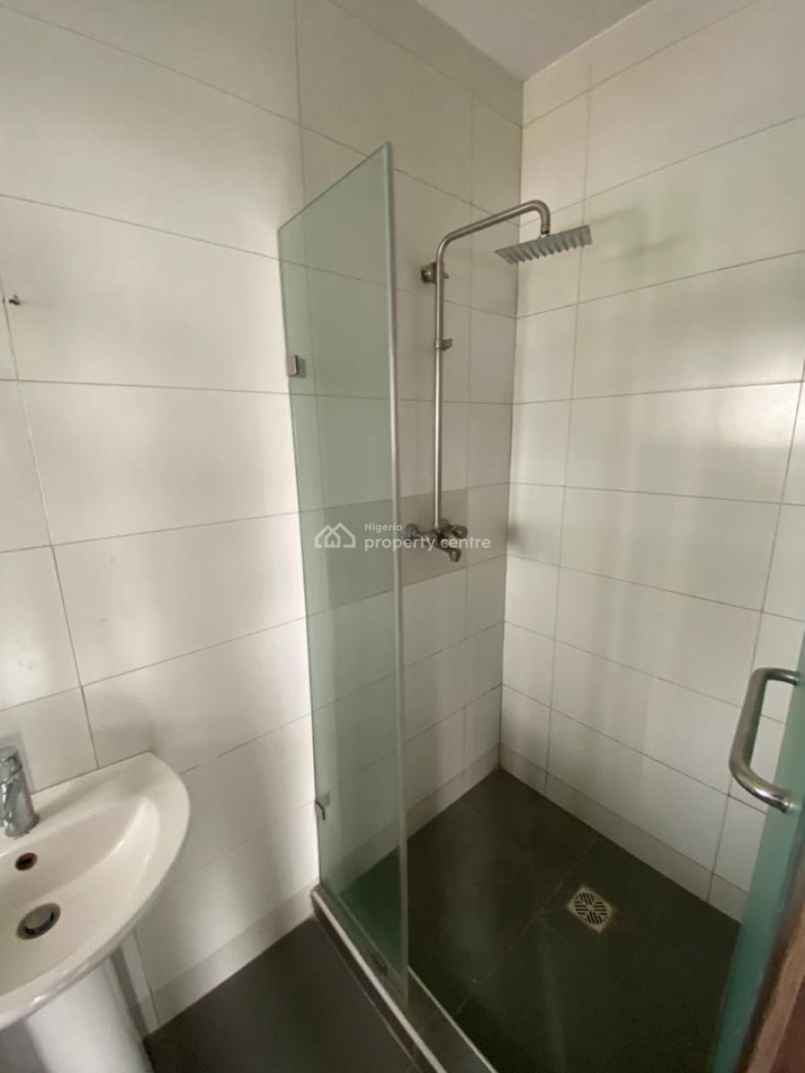 Spacious with B Q, Oniru, Victoria Island (vi), Lagos, Flat / Apartment for Rent