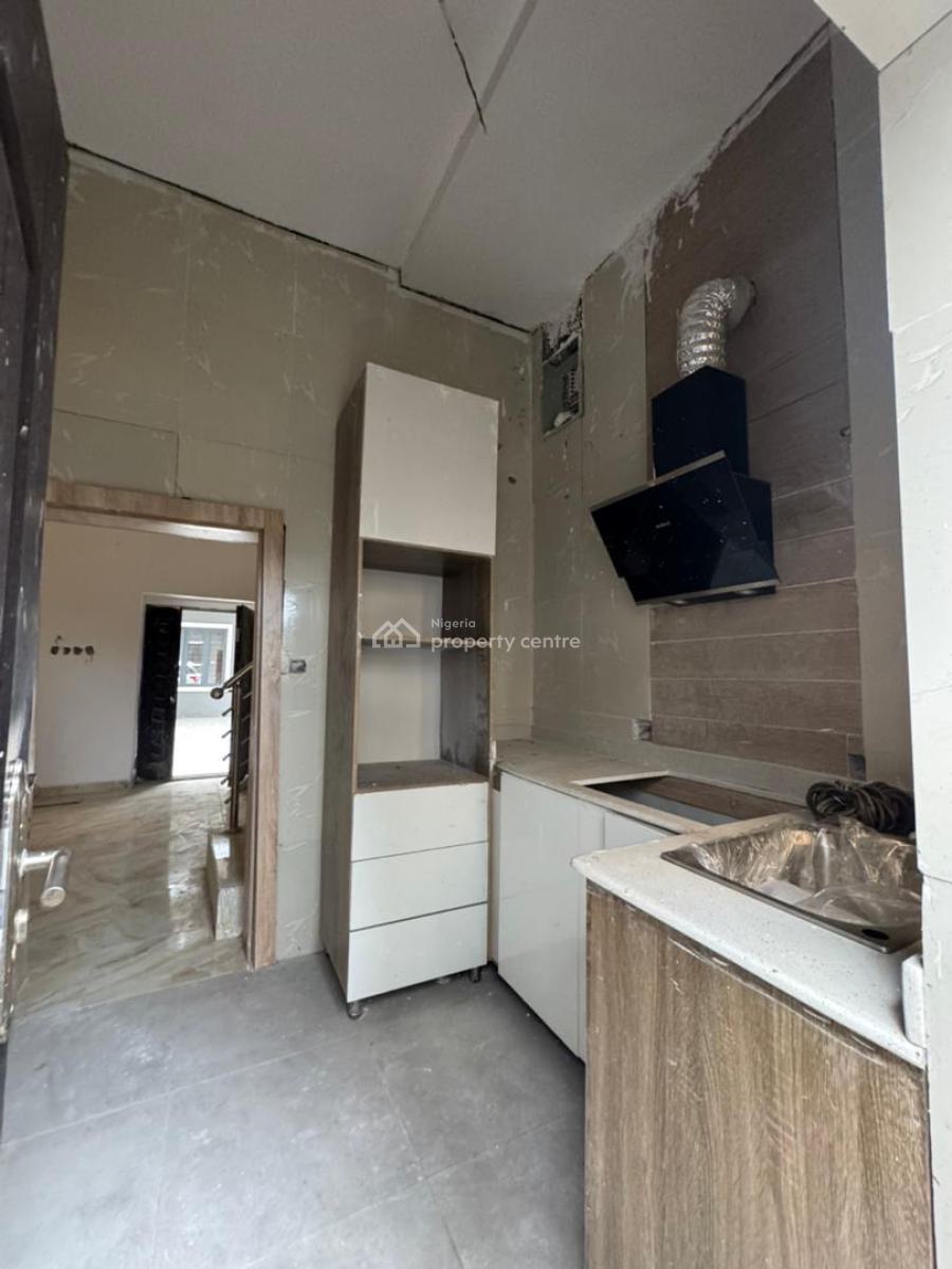 Distress Lovely 3 Bedroom Terrace Home, Vgc, Lekki, Lagos, Terraced Duplex for Sale