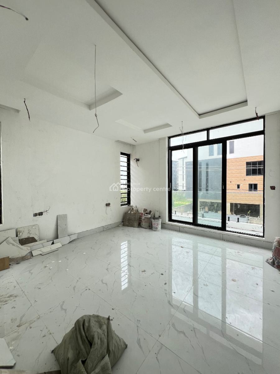 Spacious 2 Bedroom Apartment with Gym and Elevator Suitable, Lekki Phase 1, Lekki, Lagos, Block of Flats for Sale