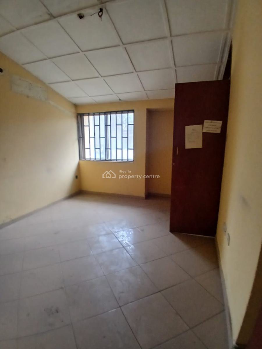 a Lovely Semi-detached 3 Bedroom Duplex with Bq, Off Herbert Macaulay Way, Saint Agnes, Yaba, Lagos, Semi-detached Duplex for Rent