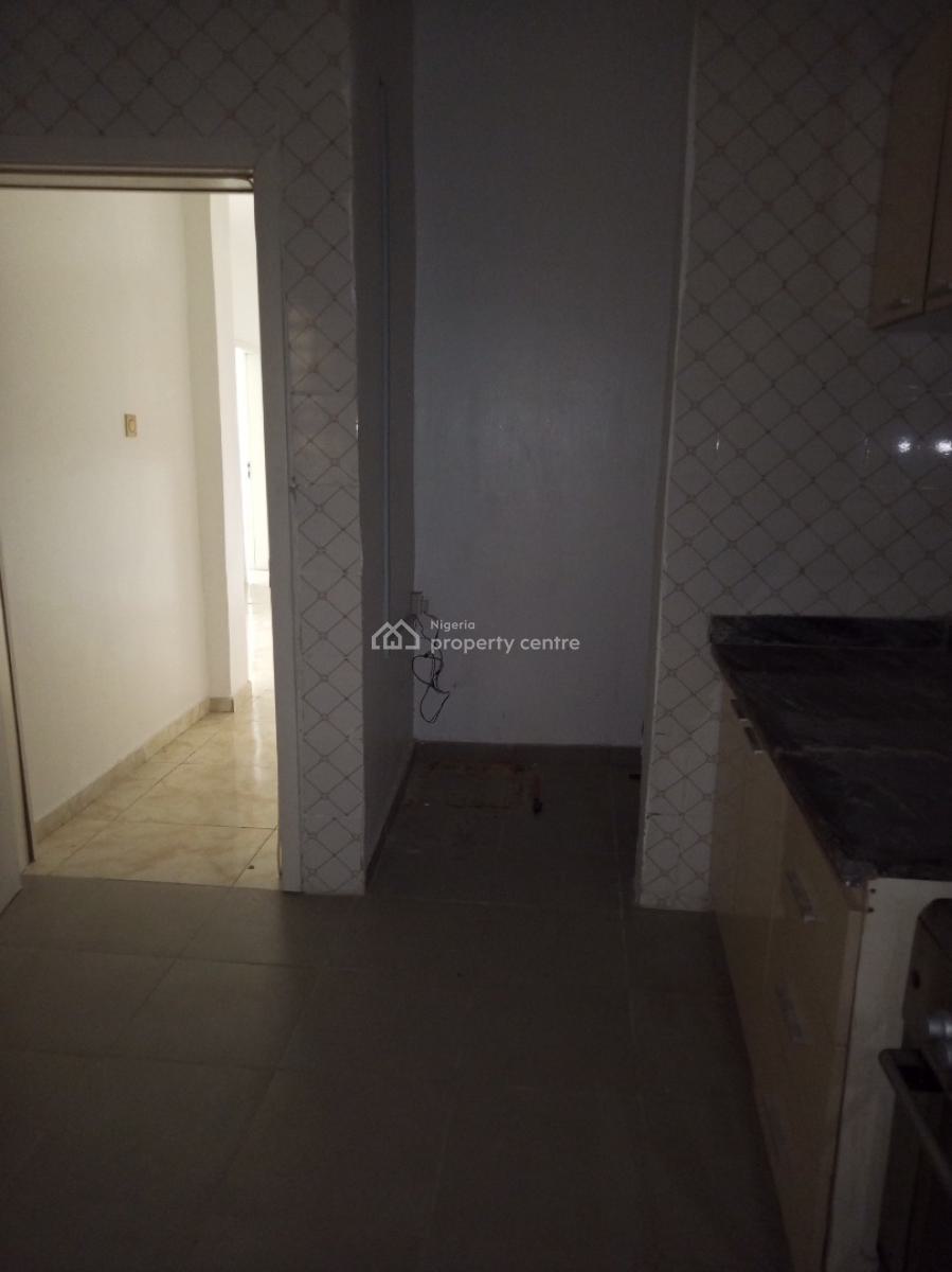Neatly Used 2 Bedroom Flat First Floor, Ologolo, Lekki, Lagos, Flat / Apartment for Sale