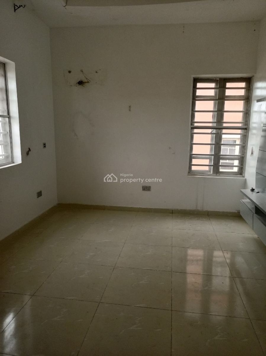 Neatly Used 2 Bedroom Flat First Floor, Ologolo, Lekki, Lagos, Flat / Apartment for Sale