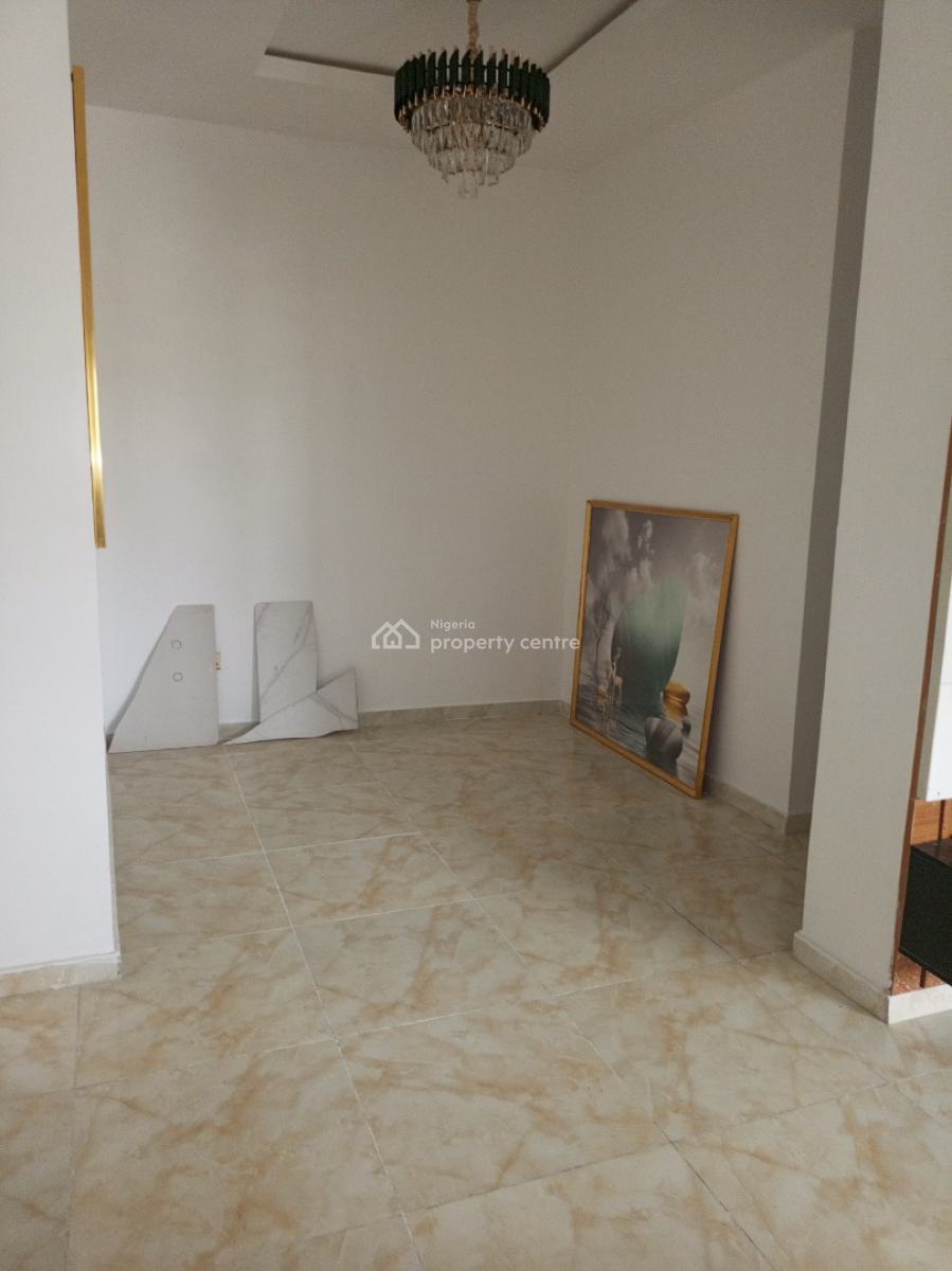 Neatly Used 2 Bedroom Flat First Floor, Ologolo, Lekki, Lagos, Flat / Apartment for Sale