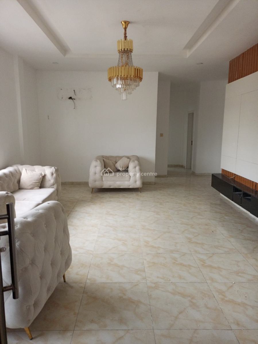 Neatly Used 2 Bedroom Flat First Floor, Ologolo, Lekki, Lagos, Flat / Apartment for Sale
