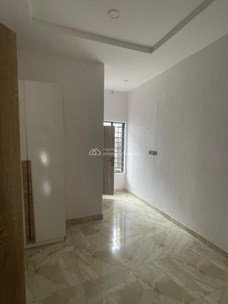 Spacious Room Downstairs in a Shared Apartment, Harris Drive, Vgc, Lekki, Lagos, Flat / Apartment for Rent