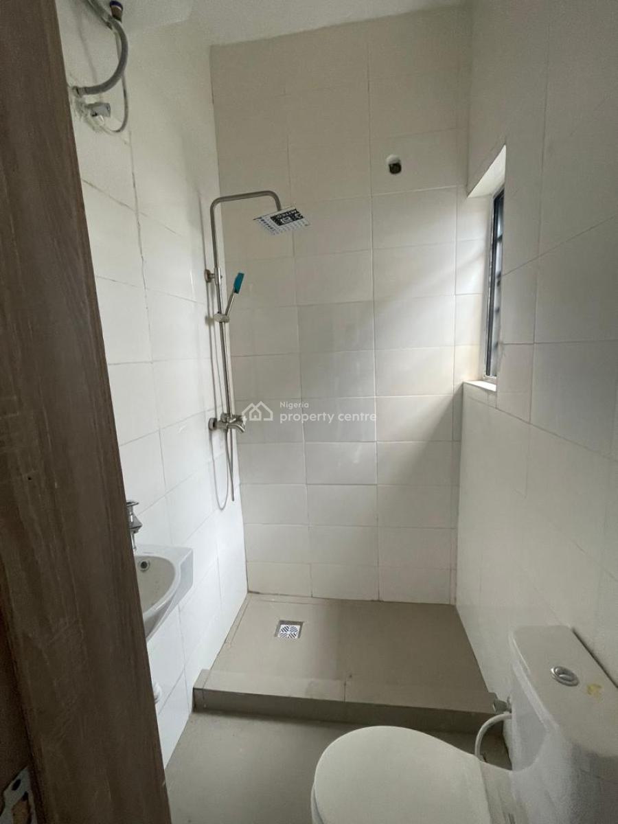 Spacious Room Downstairs in a Shared Apartment, Harris Drive, Vgc, Lekki, Lagos, Flat / Apartment for Rent