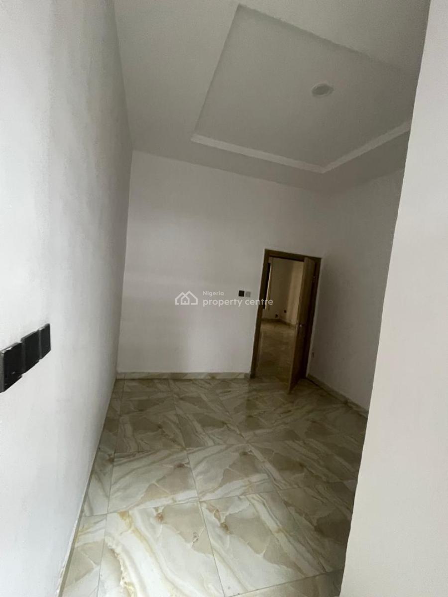 Spacious Room Downstairs in a Shared Apartment, Harris Drive, Vgc, Lekki, Lagos, Flat / Apartment for Rent