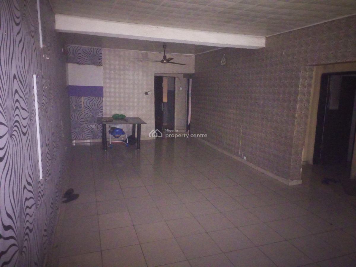 Spacious 2 Bedroom Flat, Off Amino Kano Crescent, Wuse 2, Abuja, Flat / Apartment for Rent
