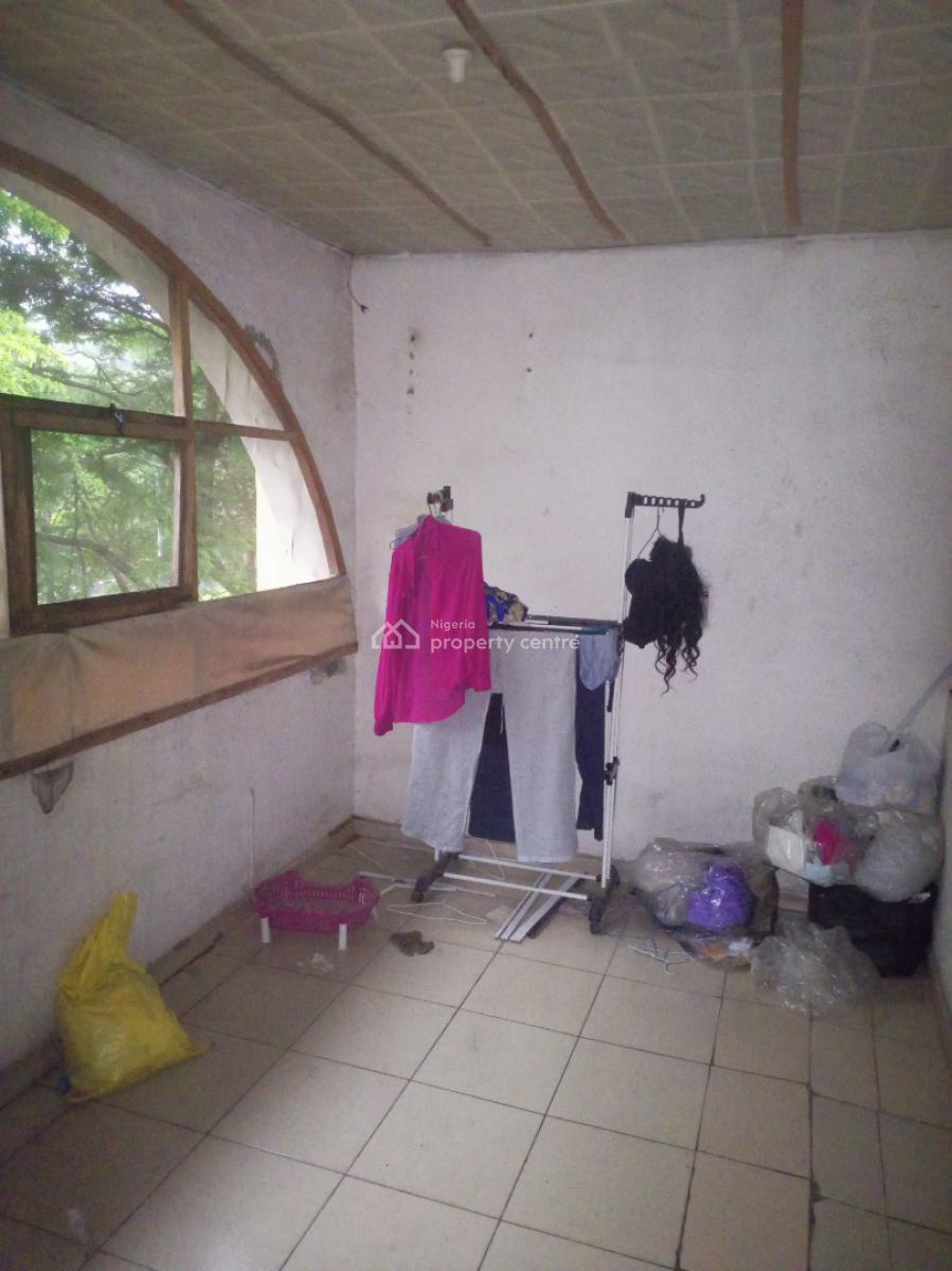 Spacious 2 Bedroom Flat, Off Amino Kano Crescent, Wuse 2, Abuja, Flat / Apartment for Rent