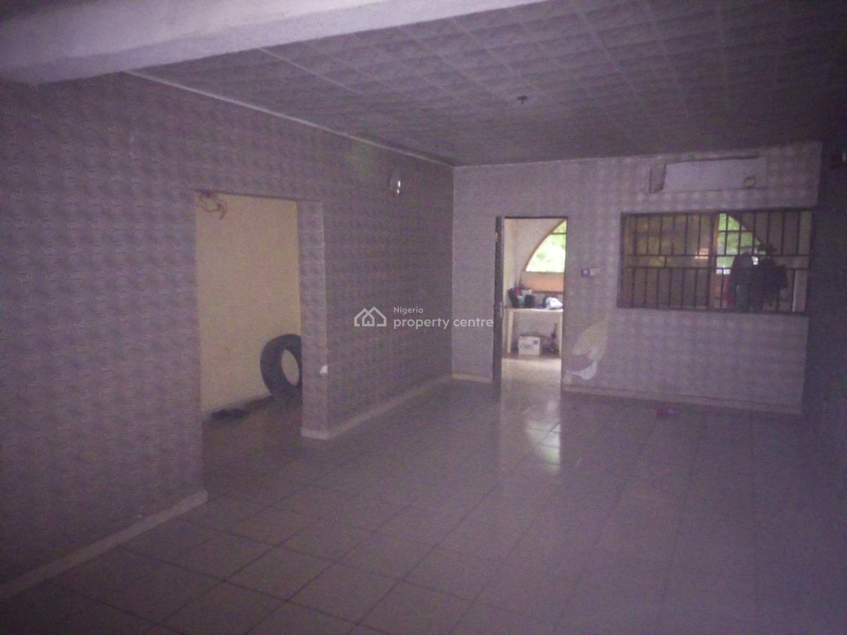 Spacious 2 Bedroom Flat, Off Amino Kano Crescent, Wuse 2, Abuja, Flat / Apartment for Rent