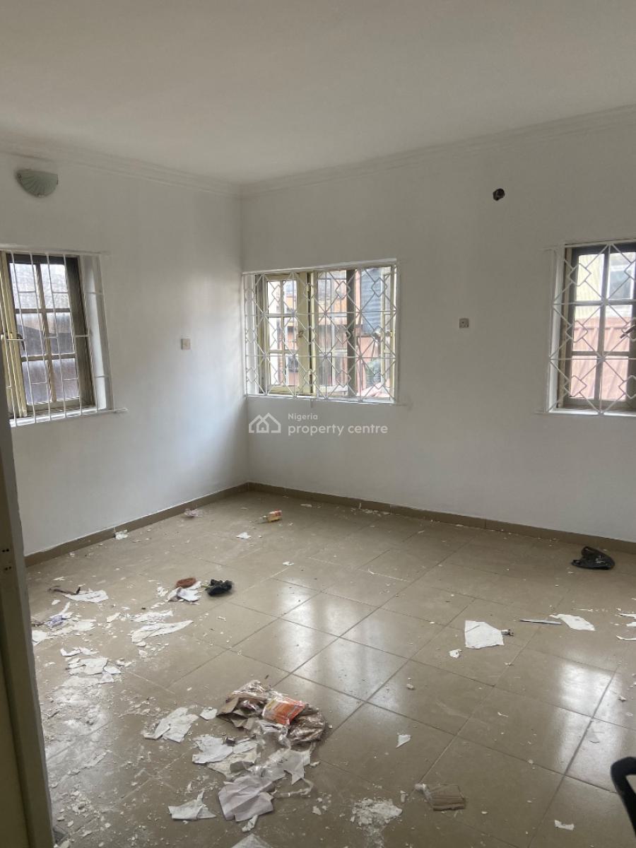 3bedroom En-suite Flat with with Visitors Toilet, Oregunwa Street, Oregun, Ikeja, Lagos, Flat / Apartment for Rent