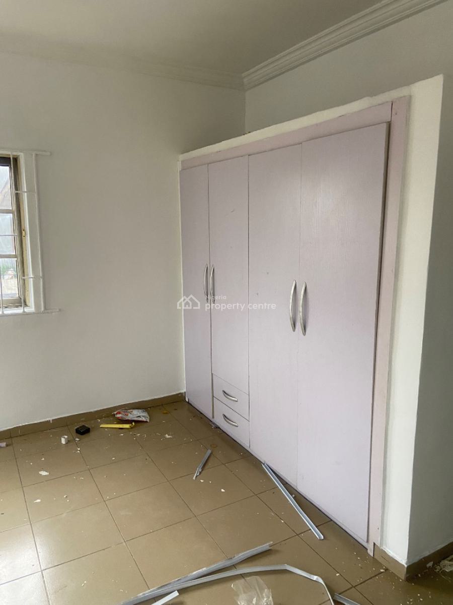 3bedroom En-suite Flat with with Visitors Toilet, Oregunwa Street, Oregun, Ikeja, Lagos, Flat / Apartment for Rent