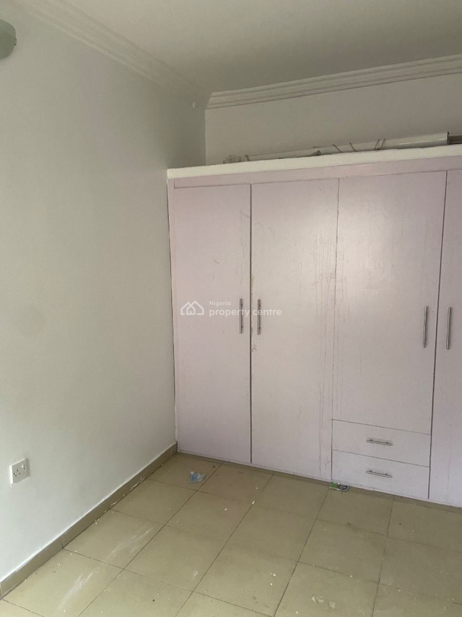 3bedroom En-suite Flat with with Visitors Toilet, Oregunwa Street, Oregun, Ikeja, Lagos, Flat / Apartment for Rent