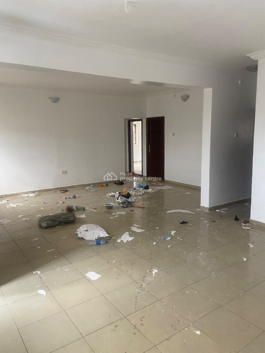 3bedroom En-suite Flat with with Visitors Toilet, Oregunwa Street, Oregun, Ikeja, Lagos, Flat / Apartment for Rent
