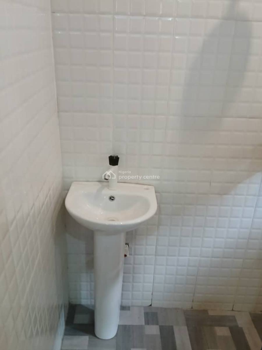 New House of 4 No 3 Bedroom Flat and 6 No 2 Bedroom Flat, Ikola Ipaja, Ipaja, Lagos, Flat / Apartment for Rent