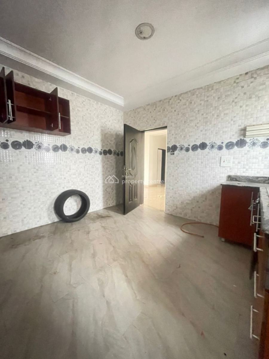 Luxury 2bedroom Apartment  Upstairs, Lekki Right Side Marwa Bus Stop, Lekki, Lagos, Flat / Apartment for Rent