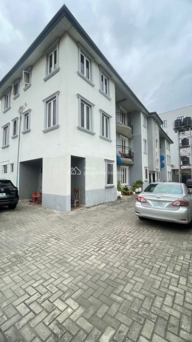 Luxury 2bedroom Apartment  Upstairs, Lekki Right Side Marwa Bus Stop, Lekki, Lagos, Flat / Apartment for Rent