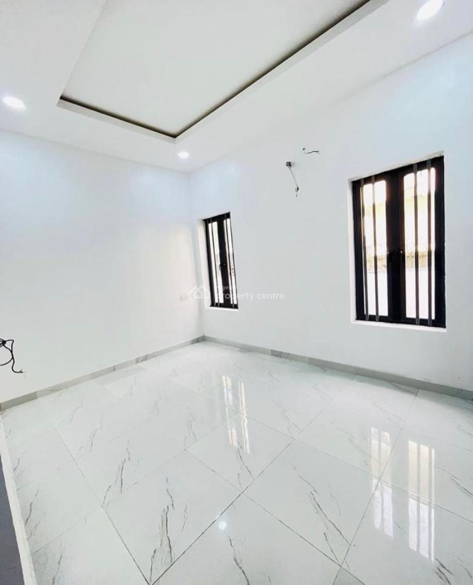 Spacious 2.bedroom Apartment Available, Secound Tollgate Lekki, Lekki Phase 2, Lekki, Lagos, Flat / Apartment for Sale