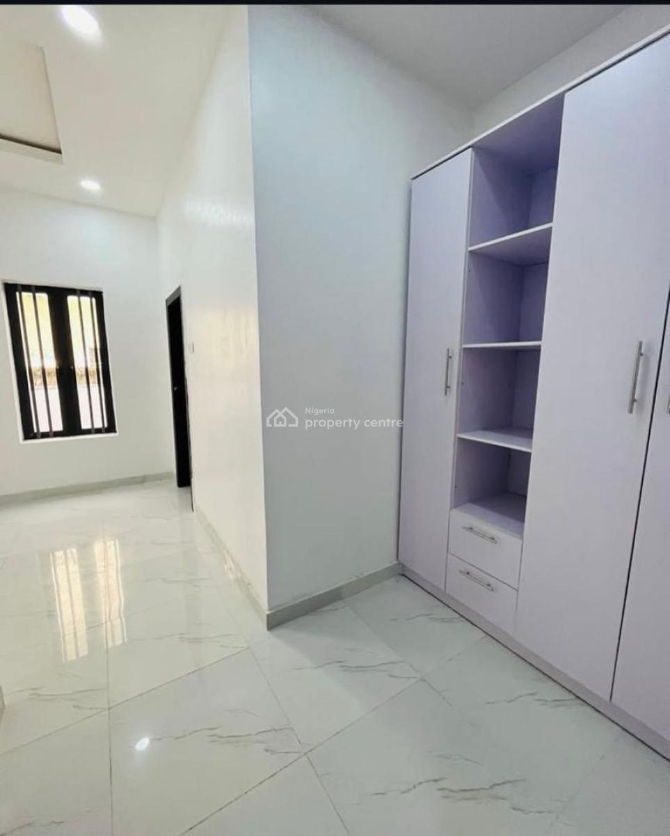 Spacious 2.bedroom Apartment Available, Secound Tollgate Lekki, Lekki Phase 2, Lekki, Lagos, Flat / Apartment for Sale