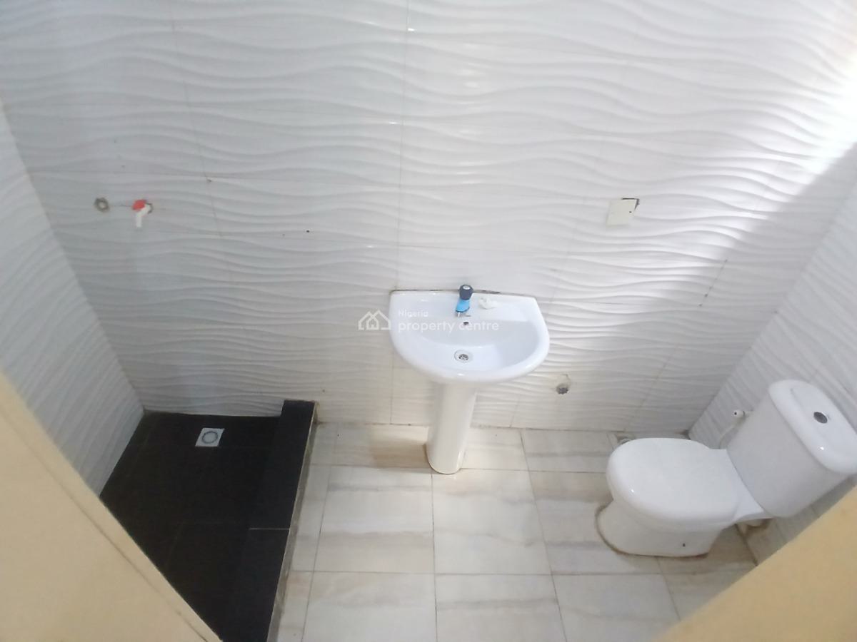 Neatly Maintained 4 Bedroom Semi-detached Duplex with a Room Bq, Chevy View Estate, Lekki, Lagos, Semi-detached Duplex for Rent