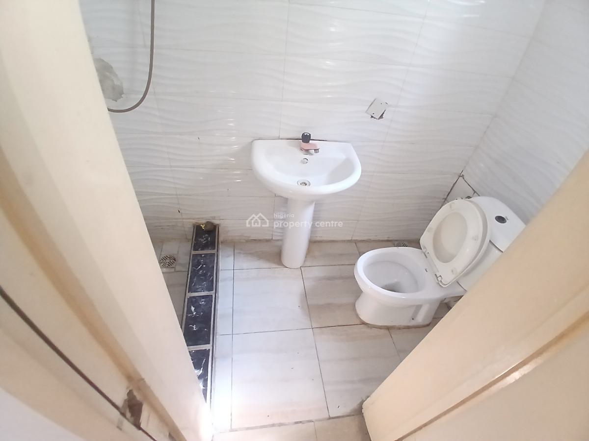 Neatly Maintained 4 Bedroom Semi-detached Duplex with a Room Bq, Chevy View Estate, Lekki, Lagos, Semi-detached Duplex for Rent