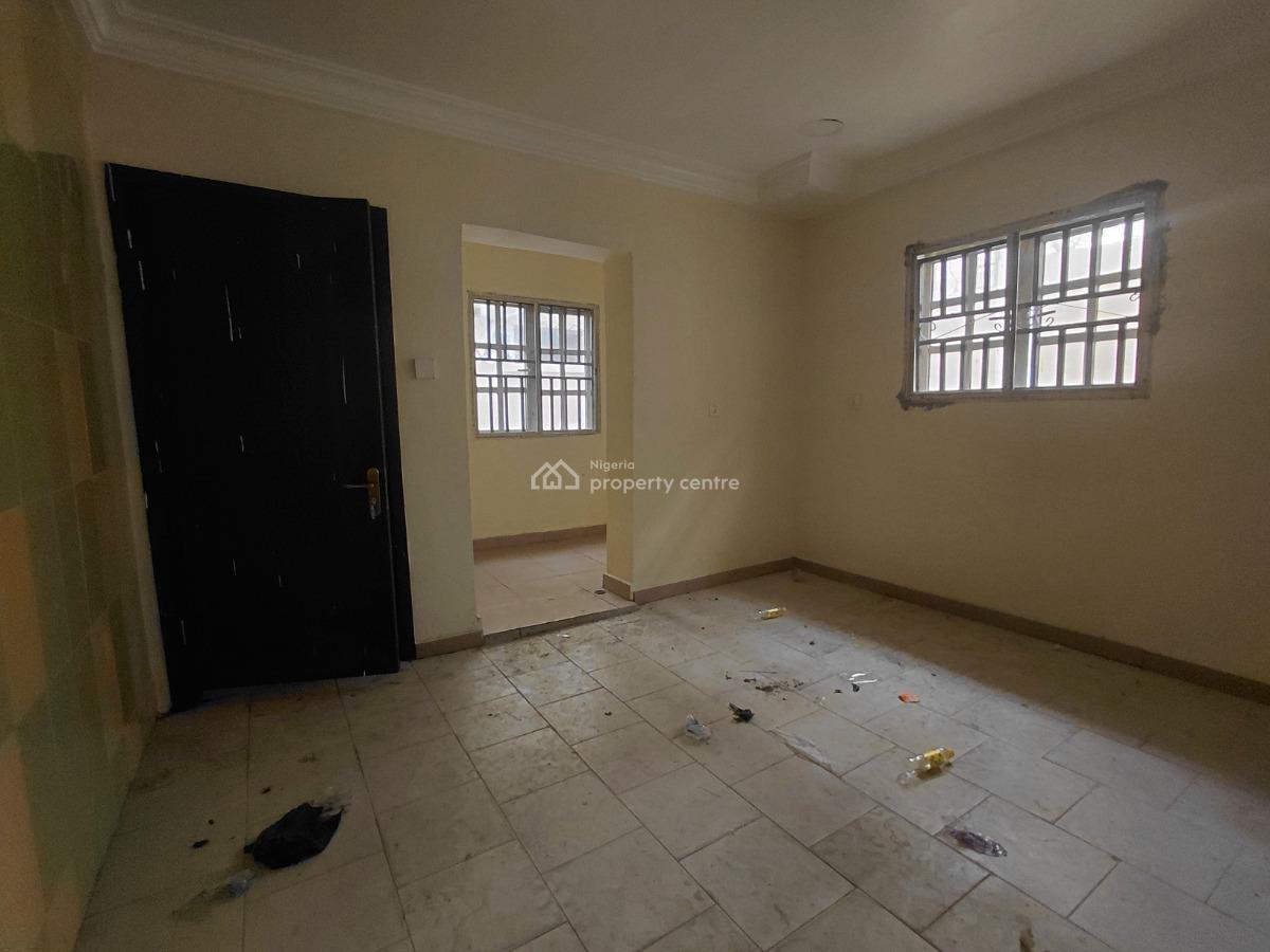 Office Space- Mini Flat in Prime Location, Lekki Phase 1, Lekki, Lagos, Mini Flat (room and Parlour) for Rent