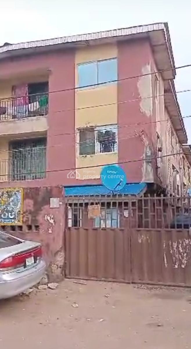 Demolishable Structure on 650sqm, Surulere, Lagos, Land for Sale